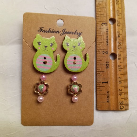Home Made Handmade Wood & Metal Cat Green & Pink Button Earrings #46 - Picture 9 of 13